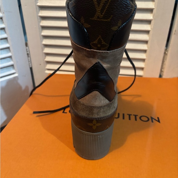 “Authentic Louis Vuitton Combat Boots – Size 38 & half - Picture 9 of 16